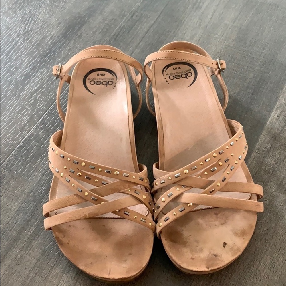 Abeo tan embellished comfort sandals size 9